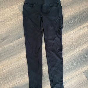 Women’s black jeggings
